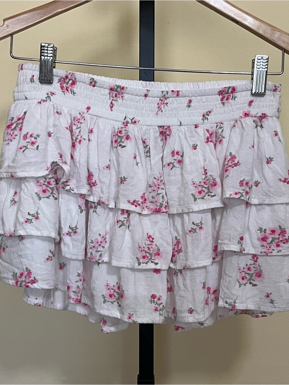 Hollister White Floral Tiered Ruffle Skirt
